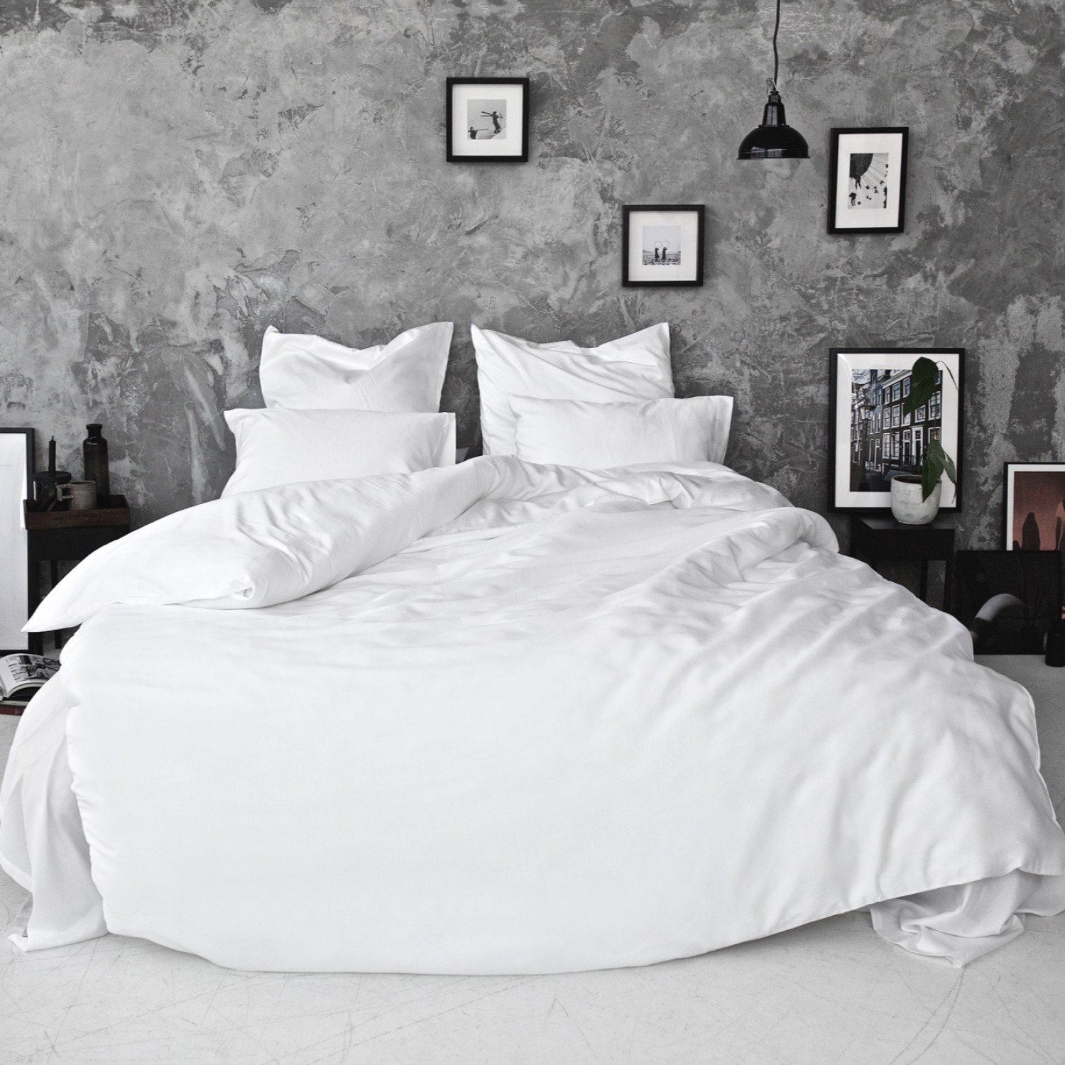 A Set Of Sateen Duvet Cover 4 Pillowcases And A Sheet