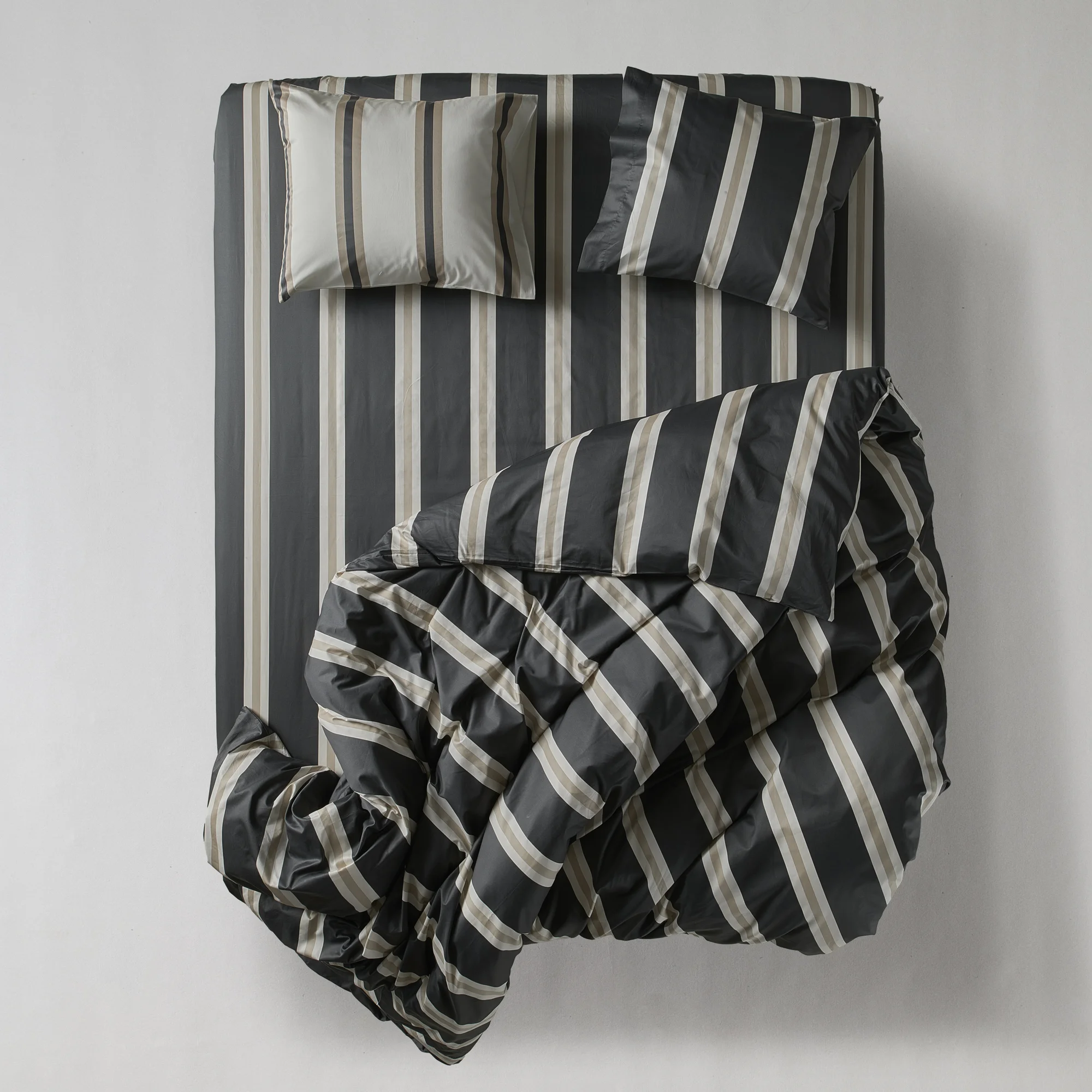 Bedroommood Fitted Sheet Satin Graphite Stripes