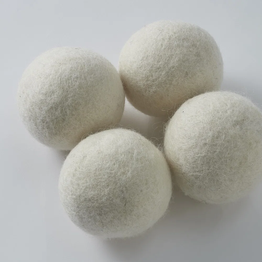 Natural wool balls for dryer bedroommood