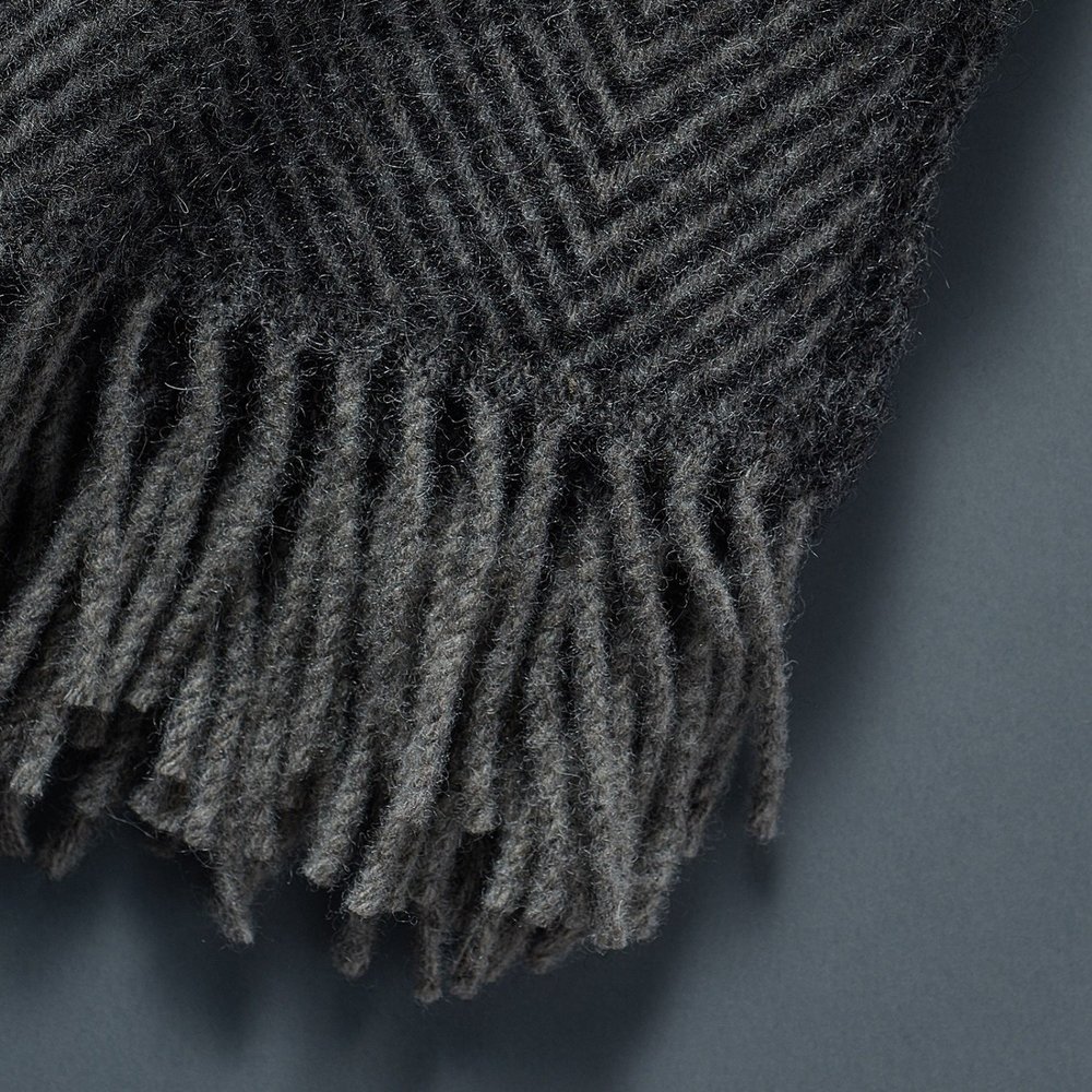 gotland wool blanket dark grey 2